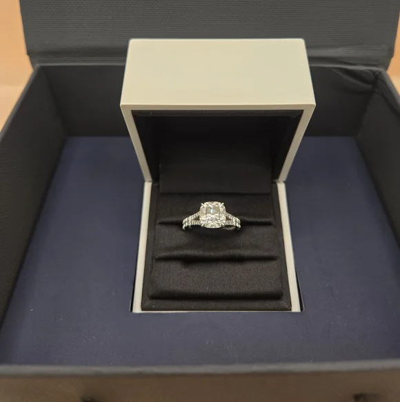 3 Carrat Sparkling Mossinate Center Stone  Diamond. 925 Sterling Silver Size 6 - Picture 4 of 5